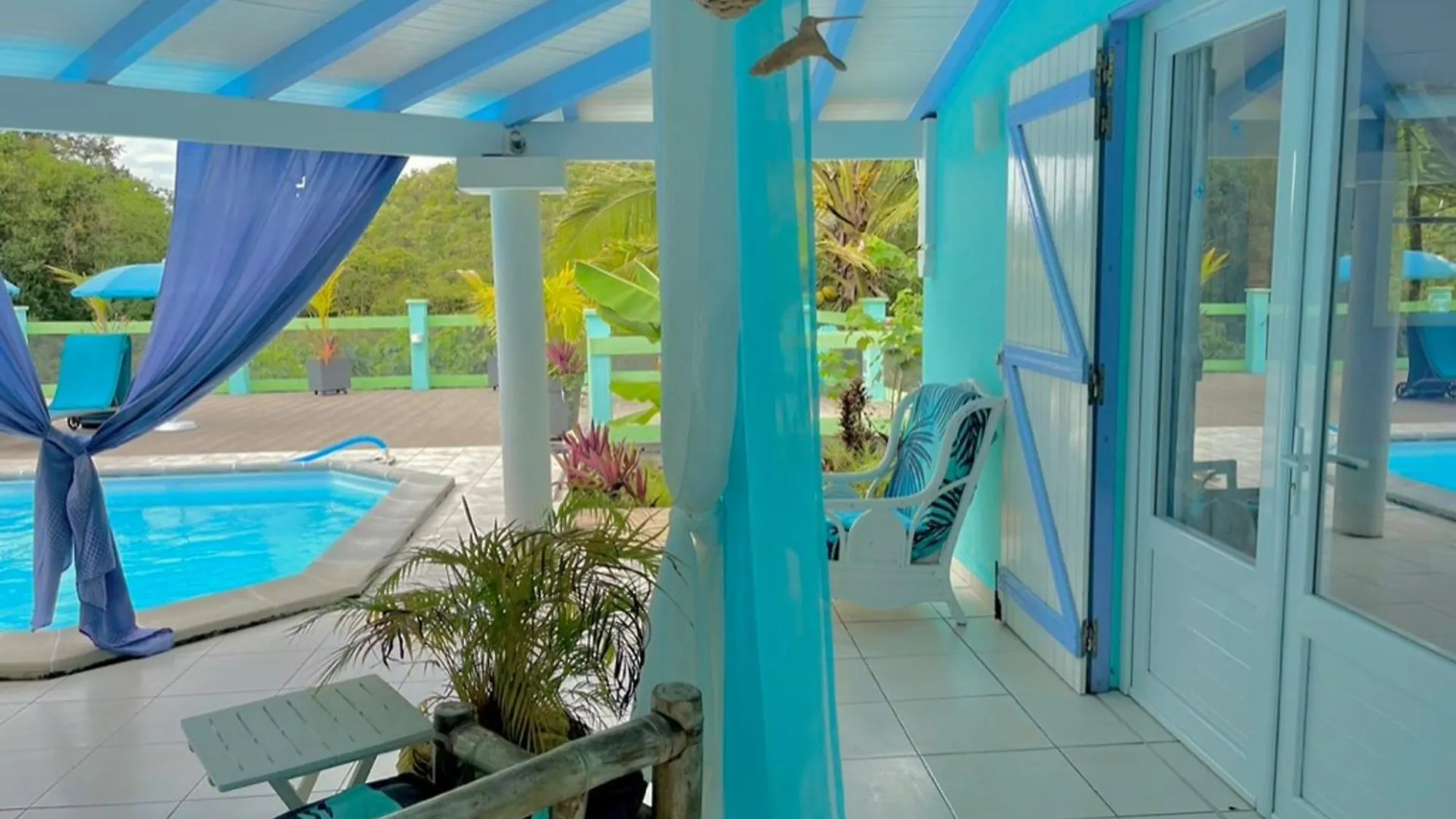 Tailor-Made House And Table Dhtes For Holidaymakers And Business Travelers ゲストハウス ル・ゴジエ