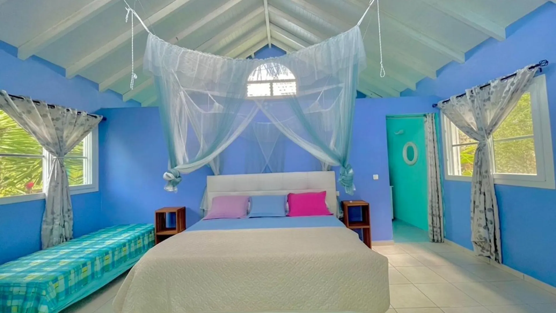 Pensionat Tailor-Made House And Table Dhtes For Holidaymakers And Business Travelers Guadeloupe