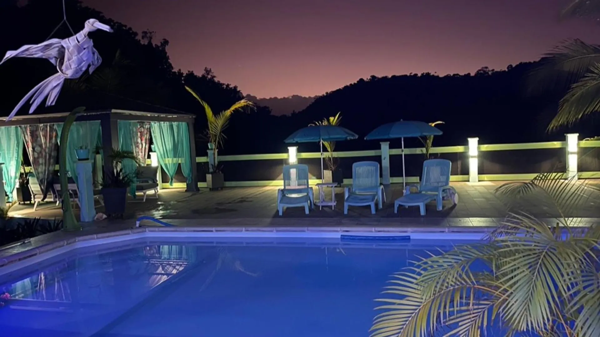 Tailor-Made House And Table Dhtes For Holidaymakers And Business Travelers Гостевой дом